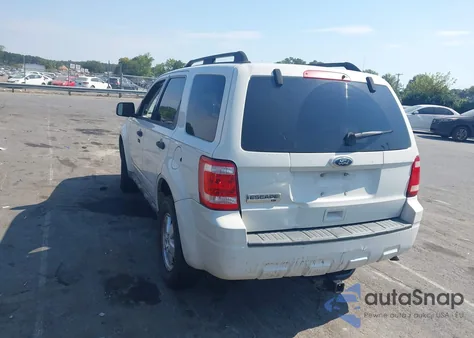 2010 Ford Escape Xlt z USA, uszkodzony, nr VIN 1FMCU0D71AKA05590